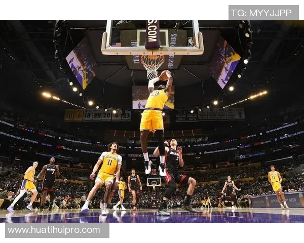 哈克斯三节狂砍27分7篮板湖人曾错失席菲诺的遗憾重现 哈克斯三节狂砍27分7篮板湖人曾错失席菲诺的遗憾重现